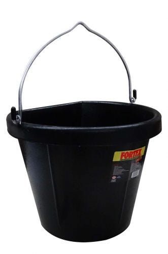 18 QT FORTEX Flat back rubber bucket.