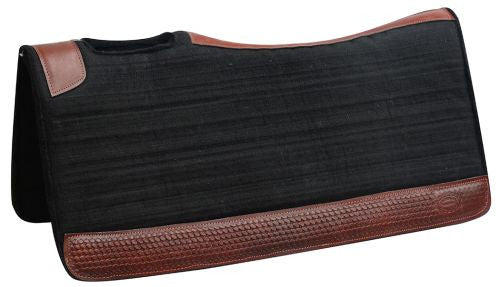 Showman ® 32" X 31" Contoured felt pad with basket weave tooed wear leathers.